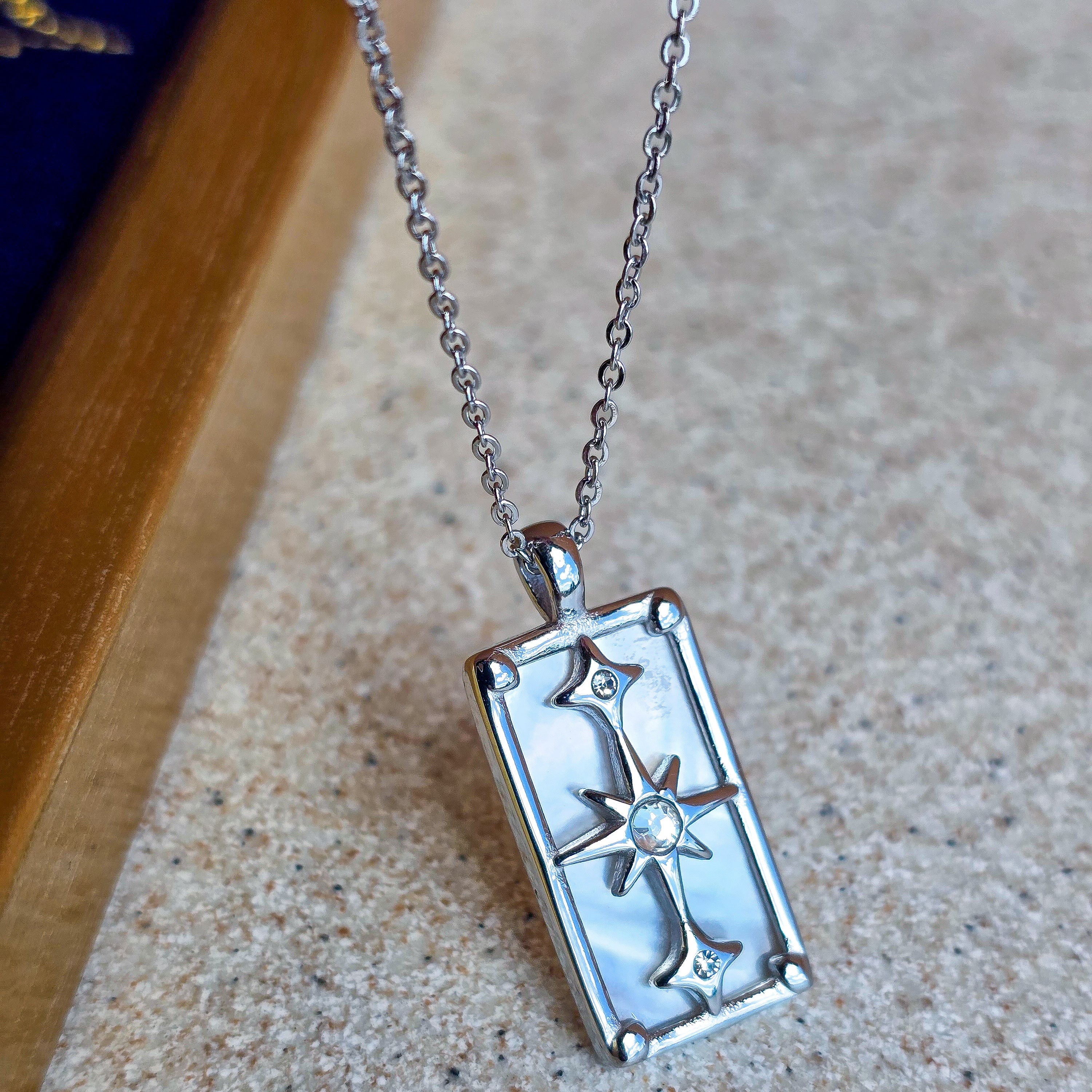 Girocollo Lucifer minimal stone