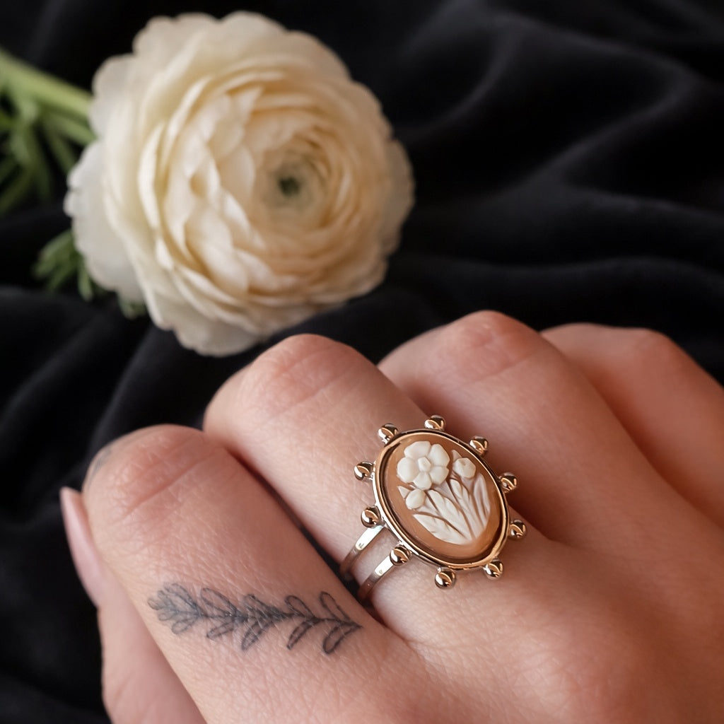 Fiori del male, VI - cammeo in argento