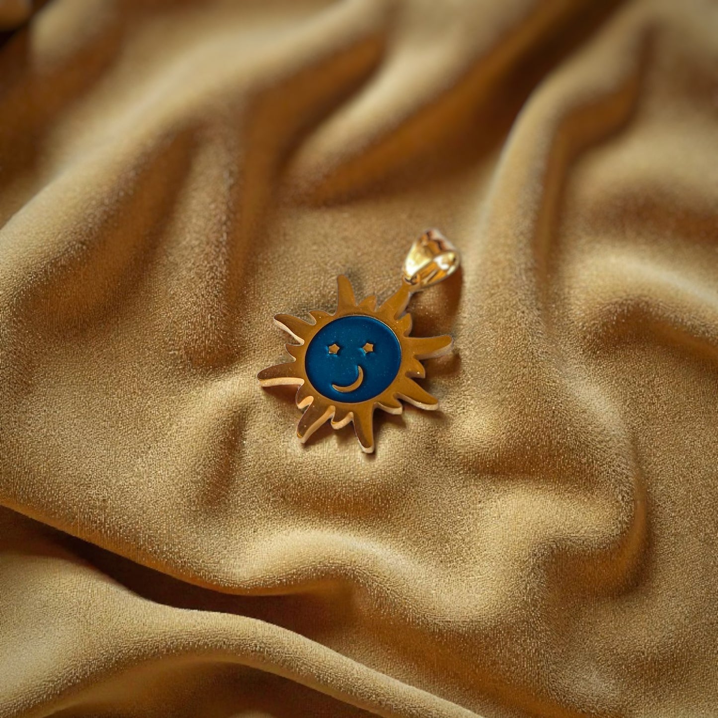 Sole e cielo stellato