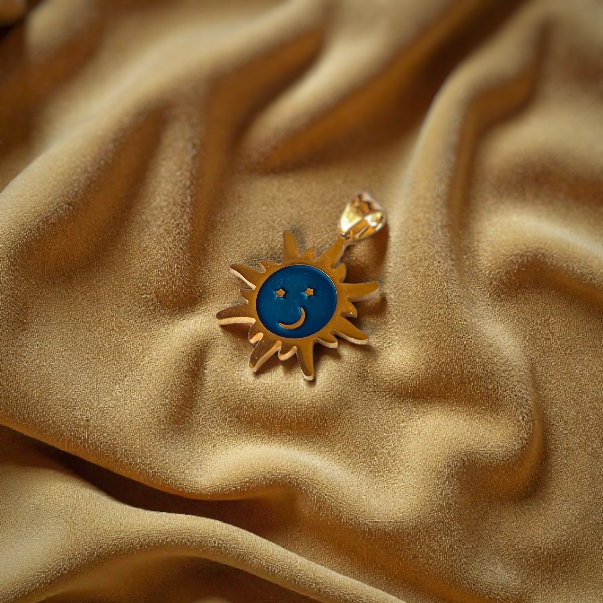 Sole e cielo stellato