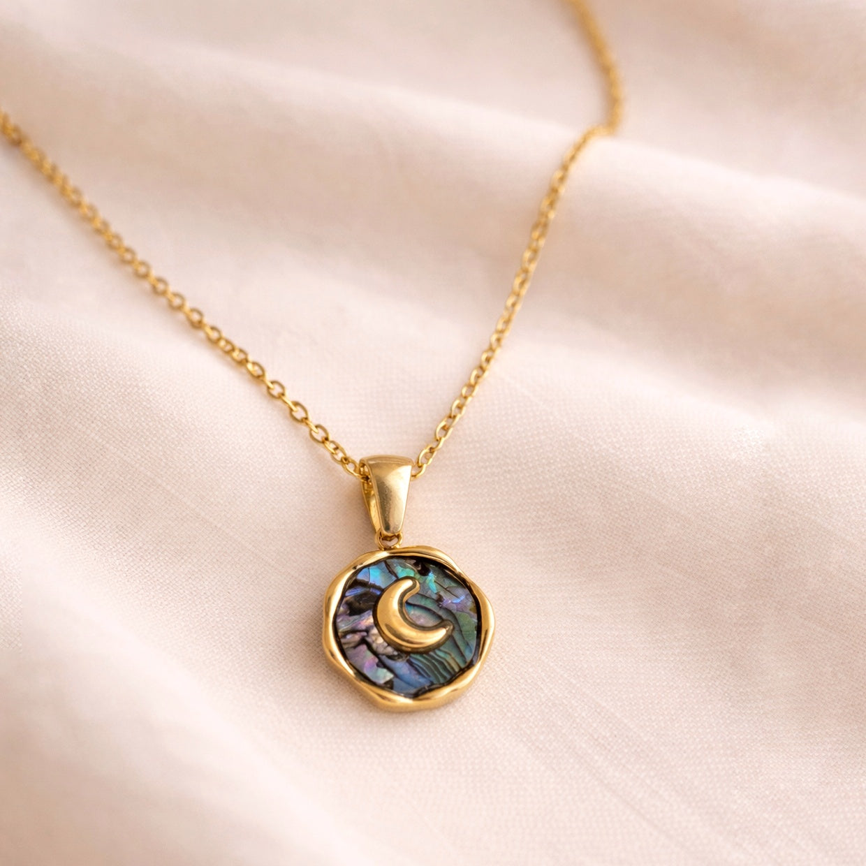Lunula in abalone