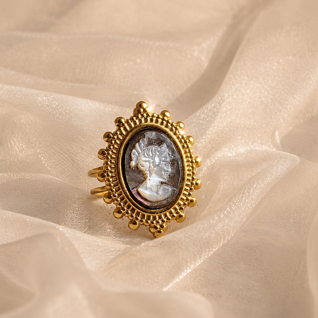 Anello Penelope - cammeo in madreperla