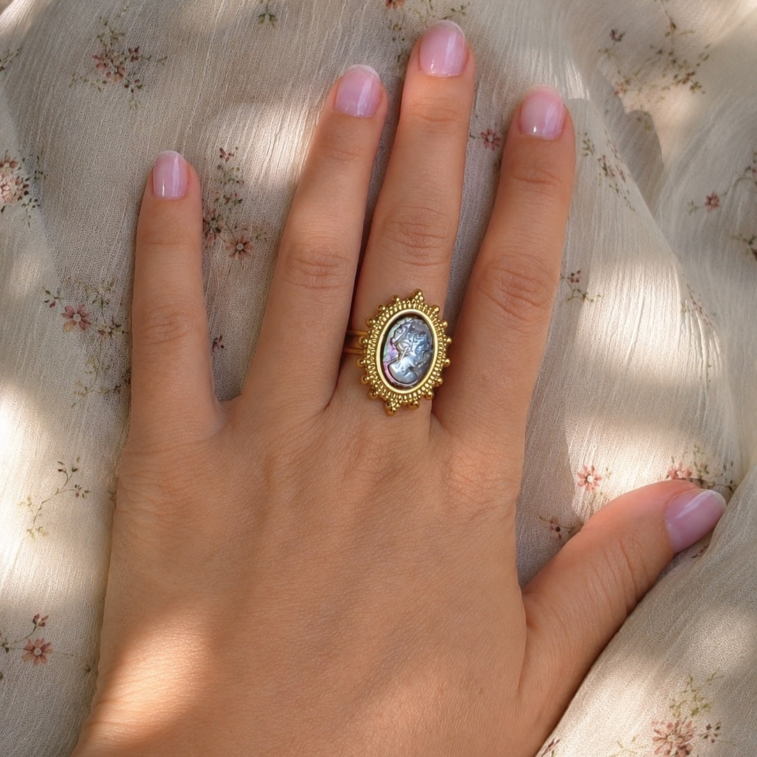 Anello Penelope - cammeo in madreperla