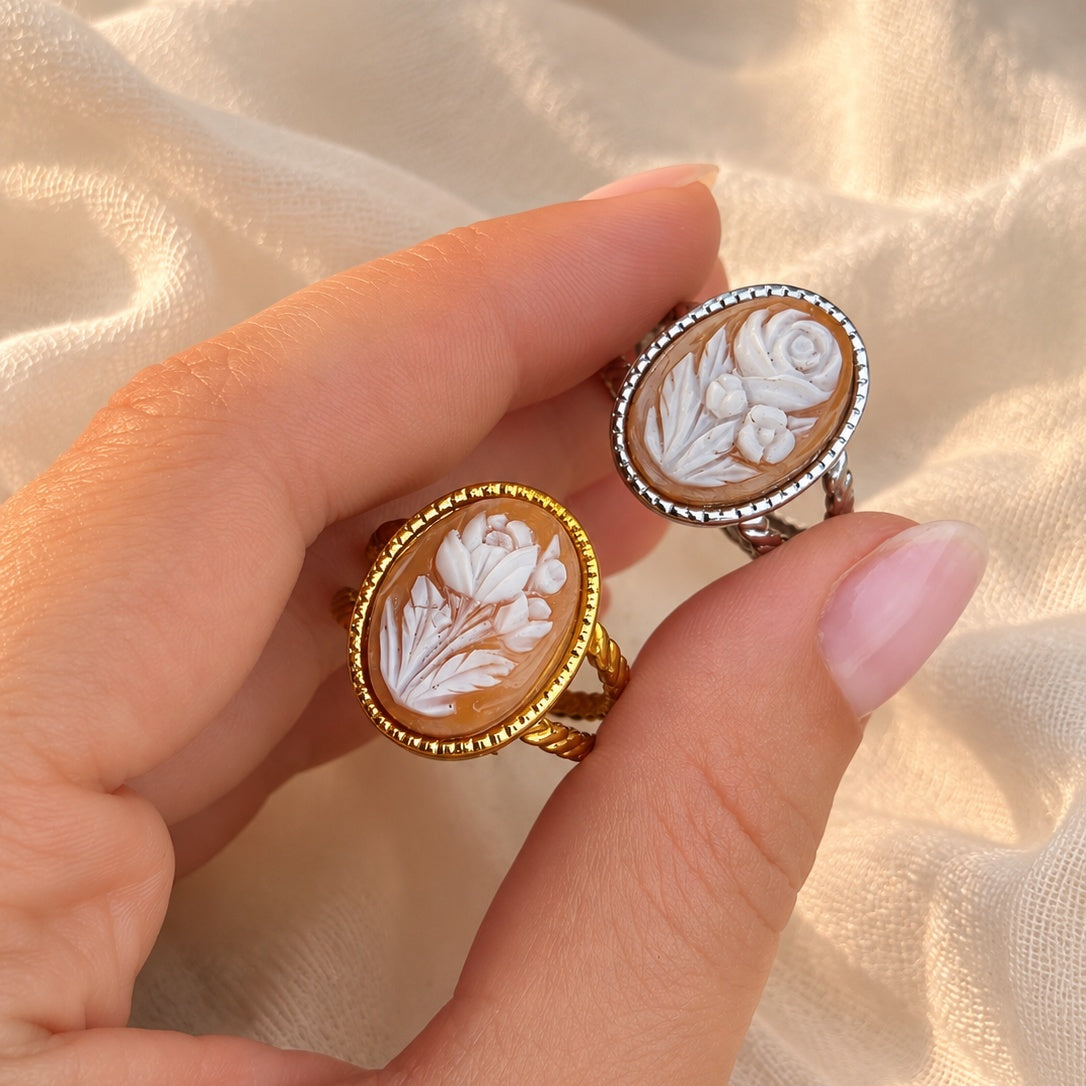 Anello Ranuncolo - cammeo in conchiglia