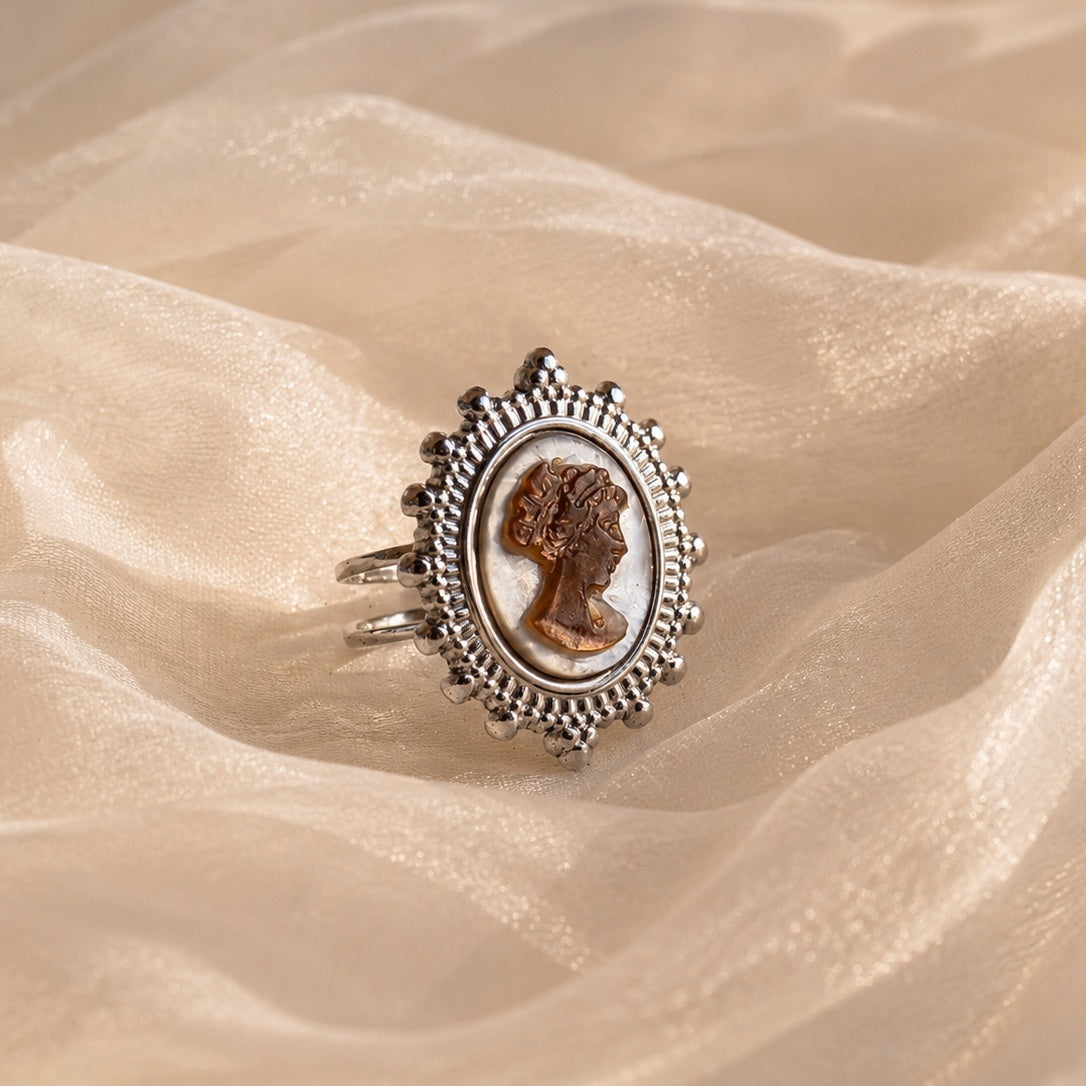Anello Penelope - cammeo in madreperla