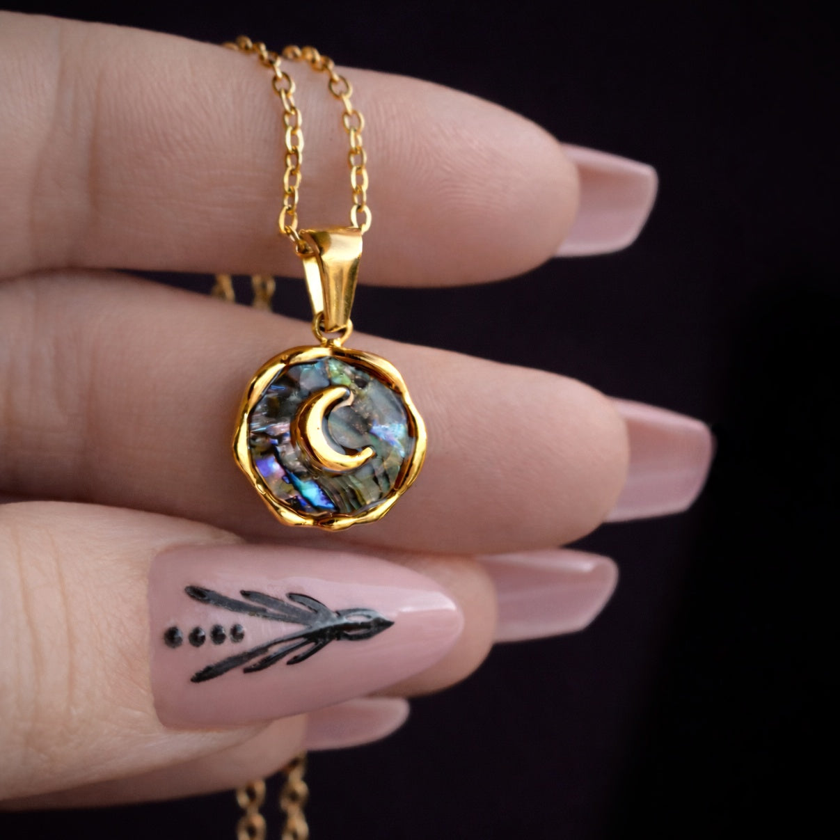 Lunula in abalone