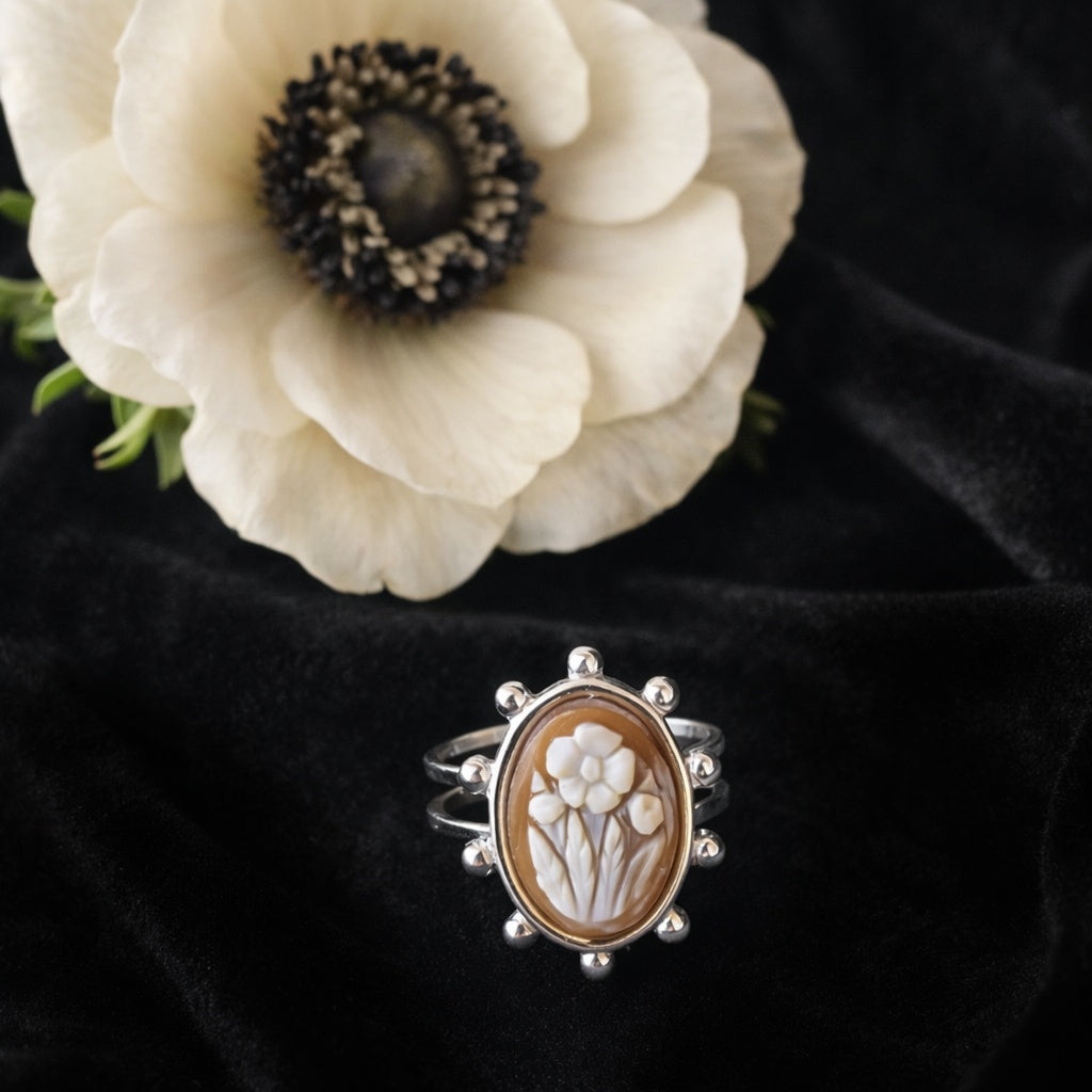 Fiori del male, VI - cammeo in argento