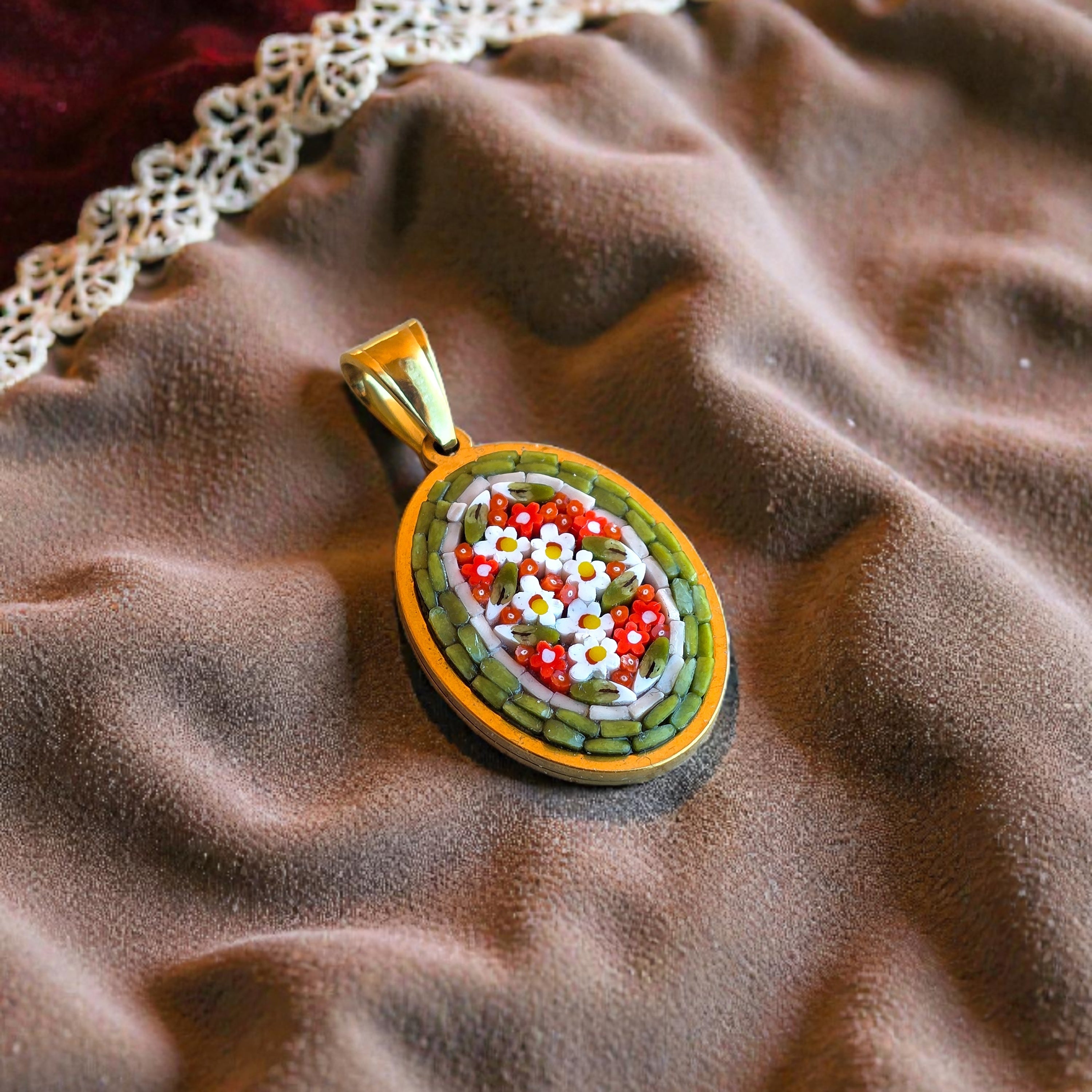 Ciondolo verde oliva oro