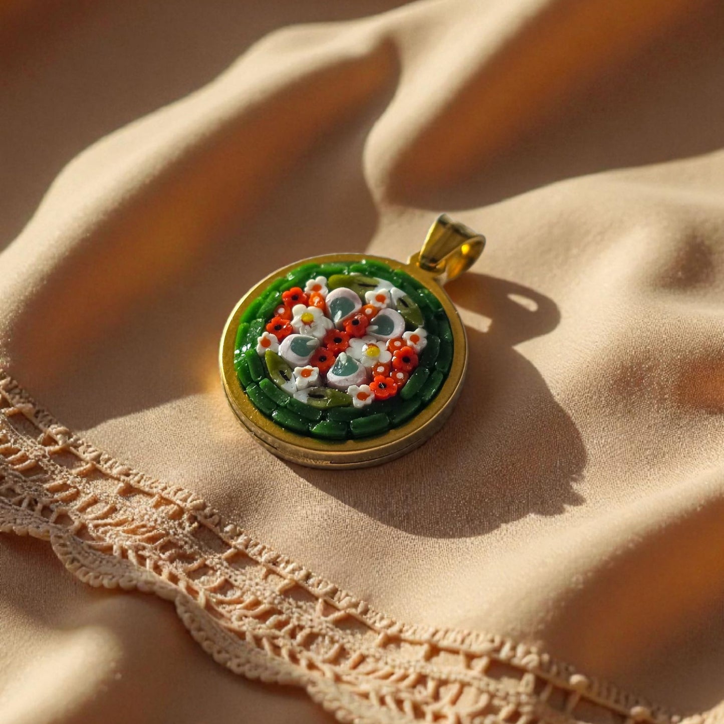 Ciondolino verde smeraldo oro