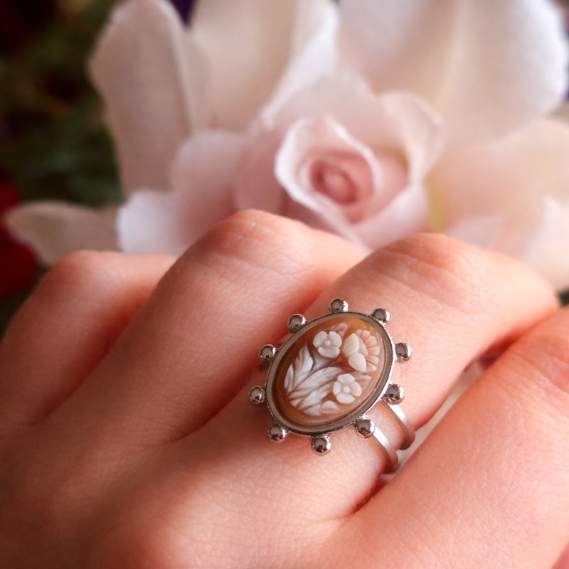 Fiori del male, II - cammeo in argento