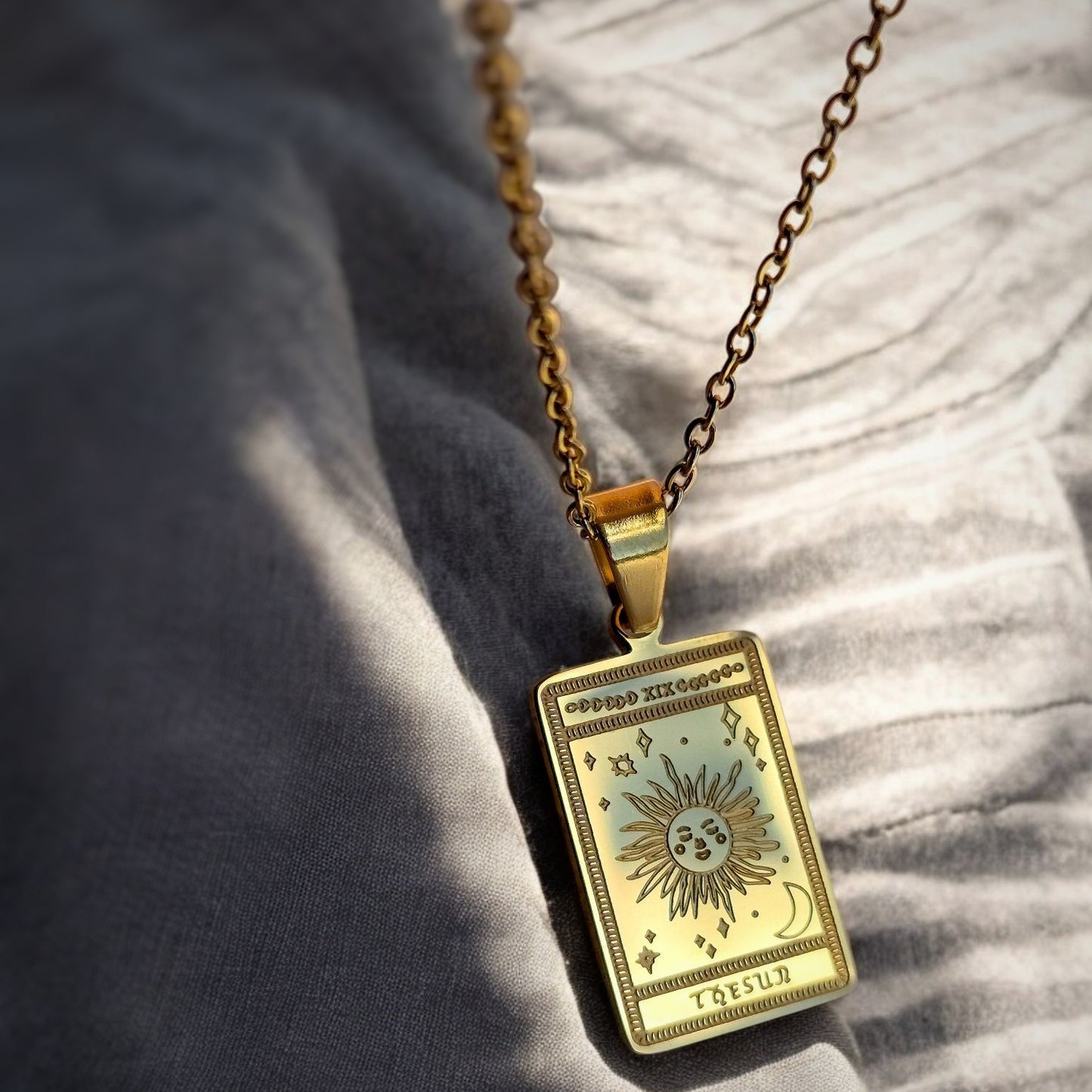 Tarot golden "The Sun"