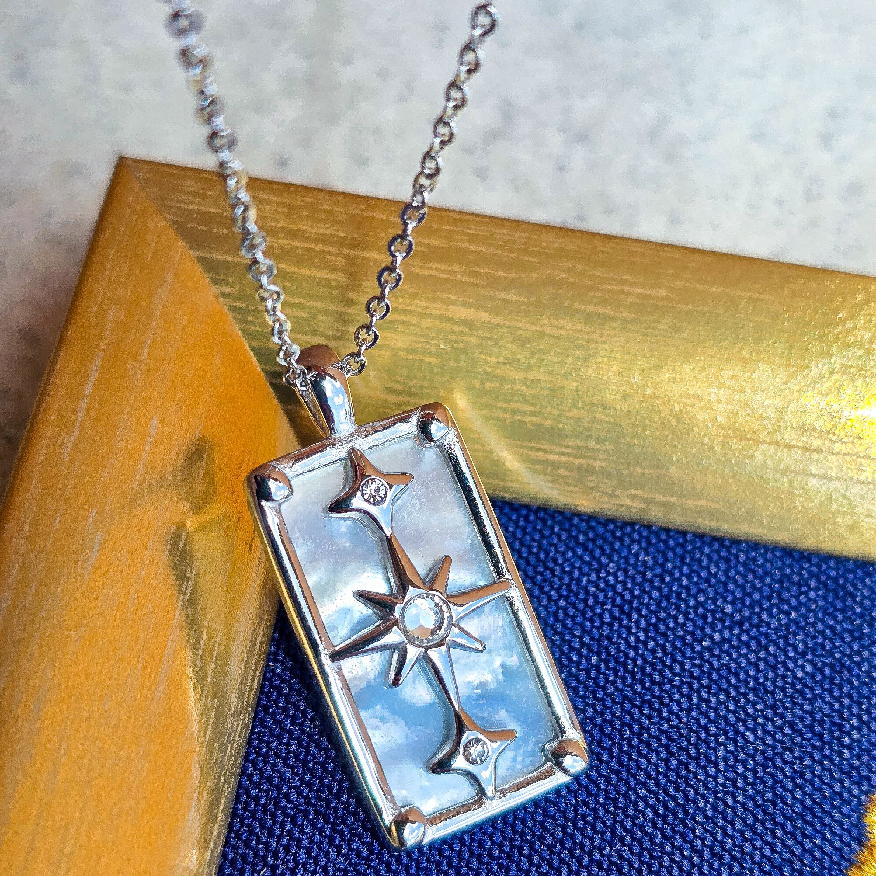 Girocollo Lucifer minimal stone