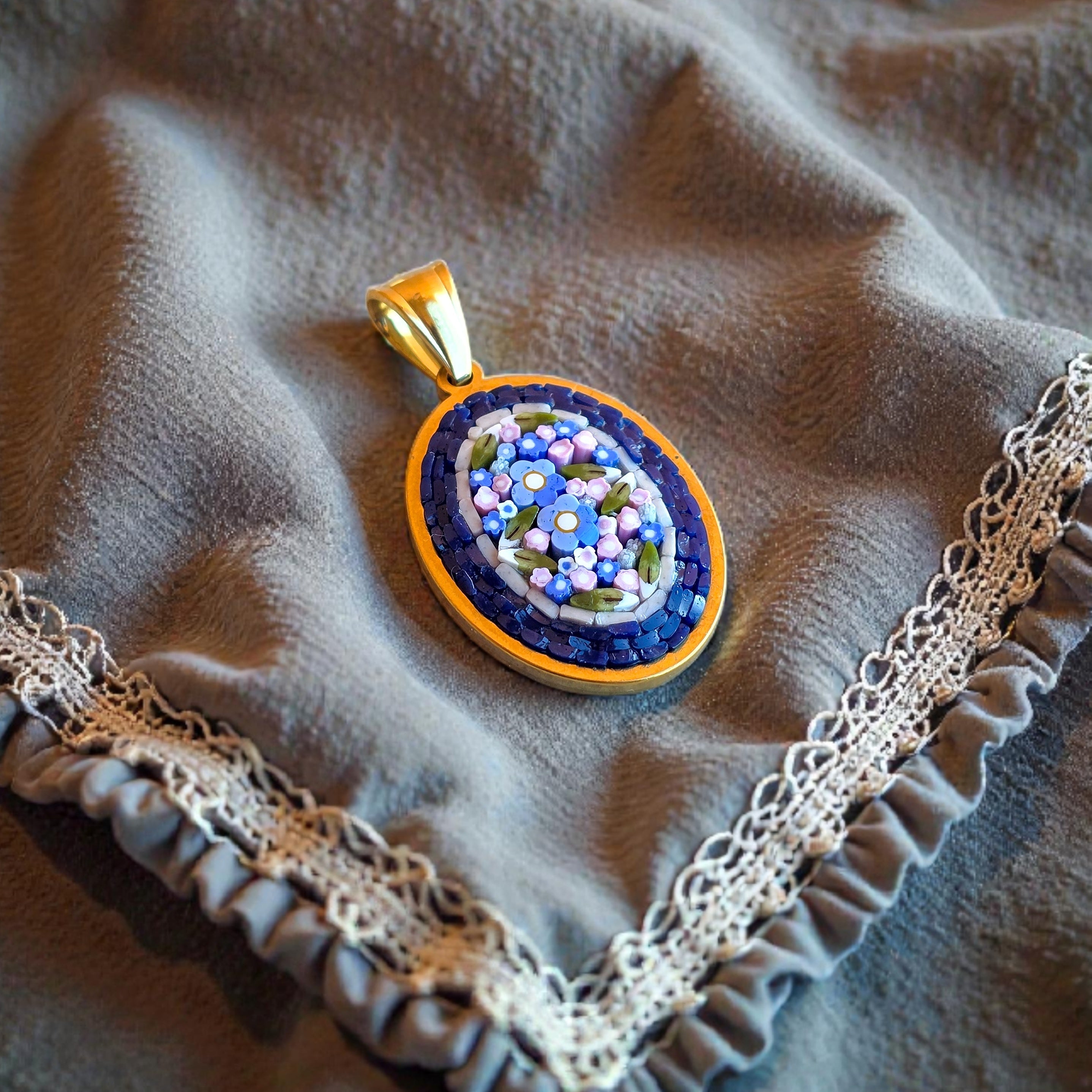 Ciondolo blu notte oro