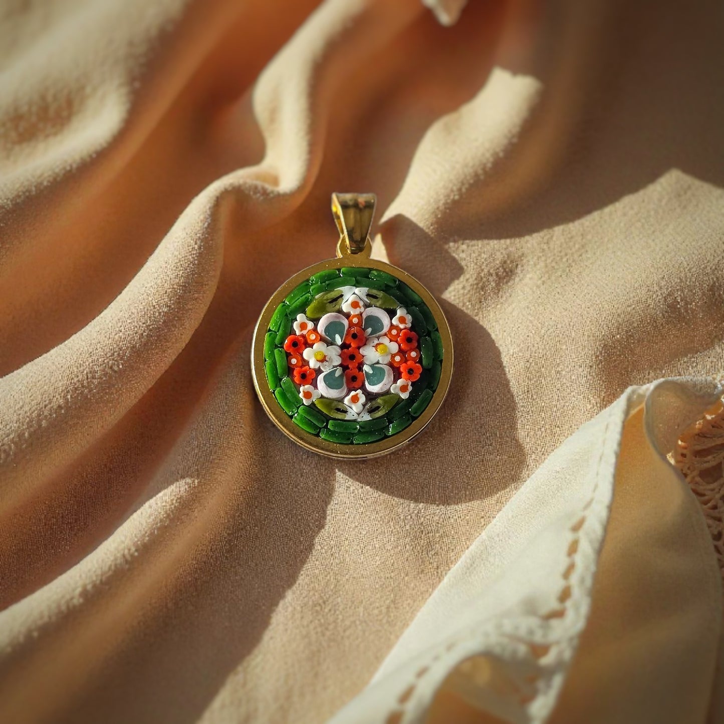 Ciondolino verde smeraldo oro