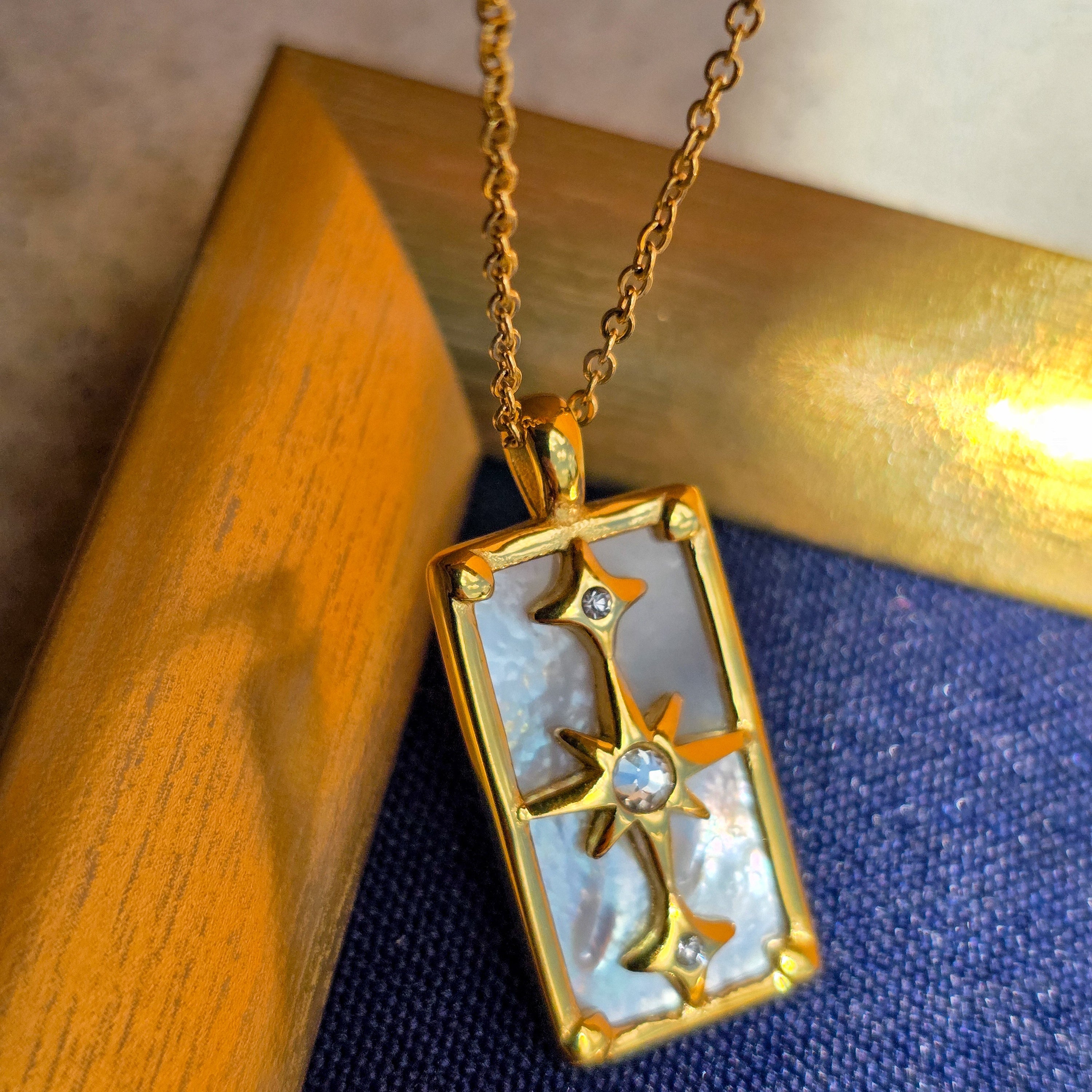 Girocollo Lucifer minimal stone