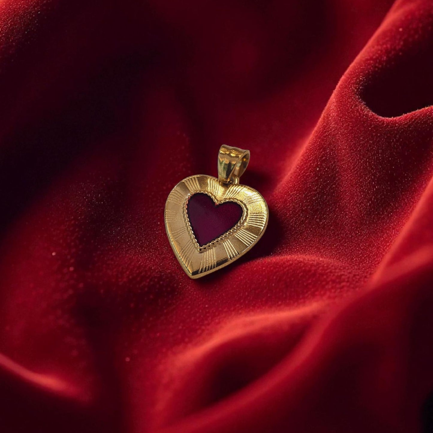 Cuore rosso vittoriano