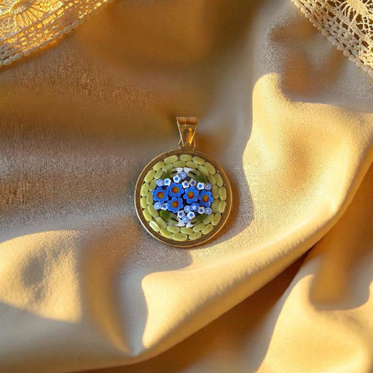 Ciondolino verde pastello oro