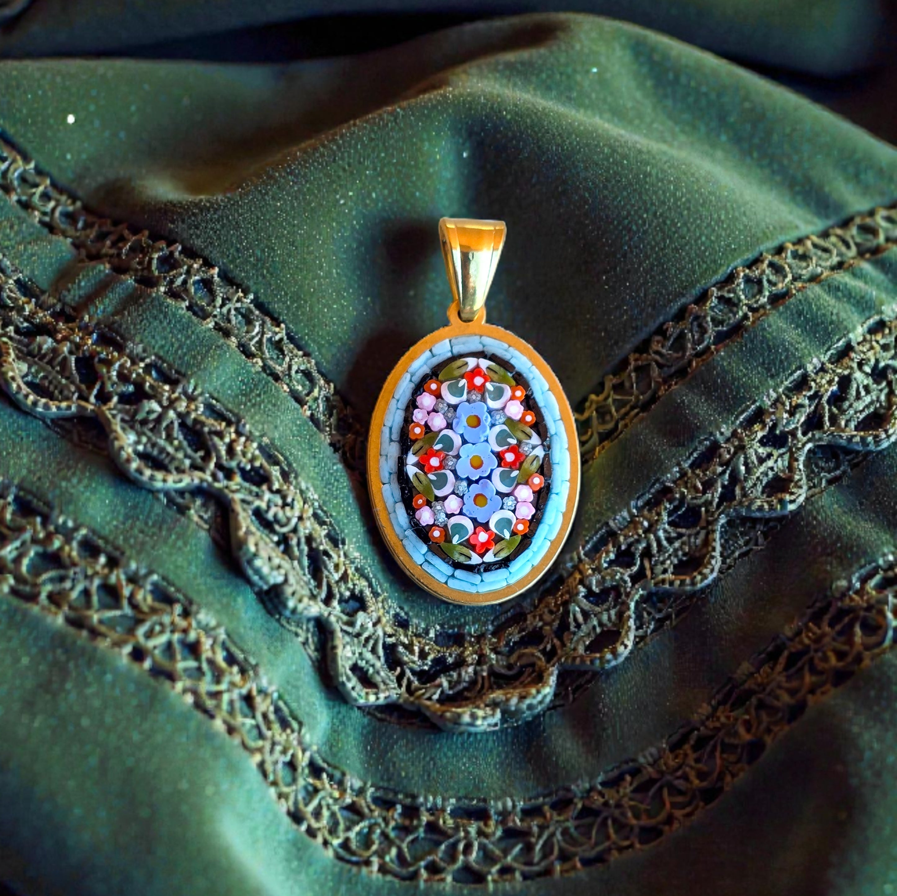 Ciondolo celeste oro